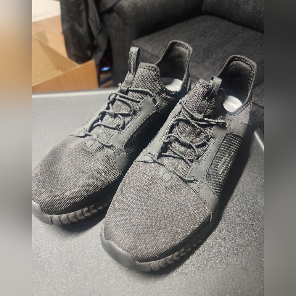 Sketchers running shoes